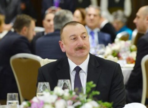 Əliyevin şərəfinə verilən ziyafətin menyusu diqqət çəkdi – Foto