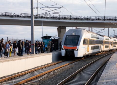 Metro və dəmir yolundan istifadə edənlər üçün SEVİNDİRİCİ XƏBƏR