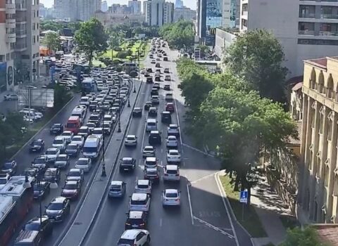 Bakının bir sıra yollarında tıxac yarandı