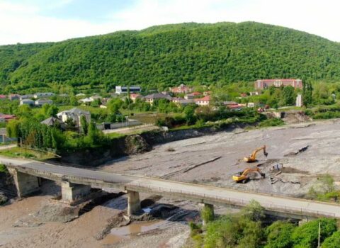 Qaraçay çayı üzərində yeni körpünün inşasına başlanıldı