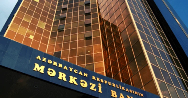 AMB bu banklara icrası məcburi sərəncamlar verdi
