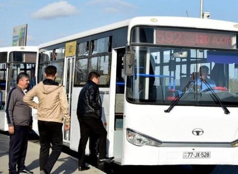 Bakıda avtobus sürücüsü sərnişini boğmağa çalışdı