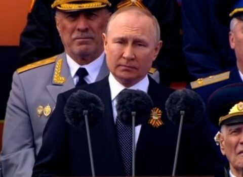 Putin Ukrayna ilə danışıqlar üçün onları göndərir