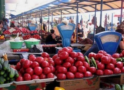 Bayramqabağı paytaxt bazarlarında QİYMƏTLƏR GÖRÜN NECƏDİR