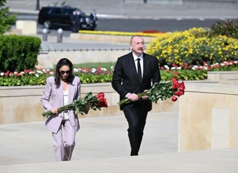 Prezident və xanımı faşizmlə mübarizədə həlak olanların xatirəsini andılar