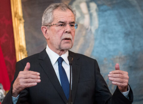 Aleksander Van der Bellen Əliyevi təbrik etdi