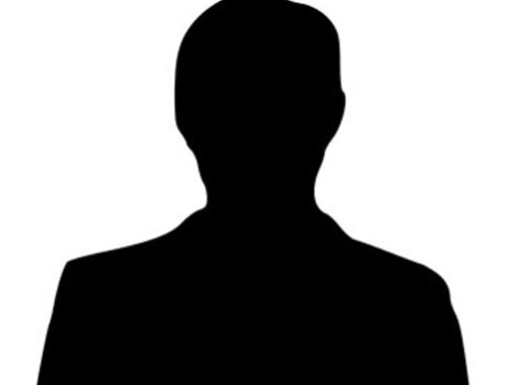 Bu oğlan xəstəliyinə görə gündüzlər çölə çıxmır, axşamlar aramızdadır