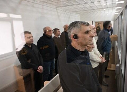 23 nəfəri diri-diri basdırdılar, başları çöldə qaldı…