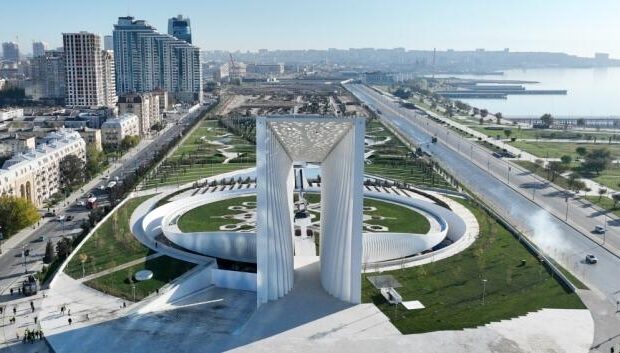 Yaşar Gülər Bakıda Zəfər parkını ziyarət etdi