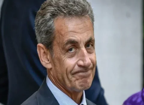 Sarkozi Şərəf Legionu ordenindən məhrum EDİLDİ