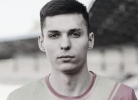 Rusiyada futbolçu oyun zamanı öldü