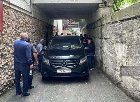 Yekaterinburqda öldürülən iki azərbaycanlının nəşi qohumlarına təhvil verildi