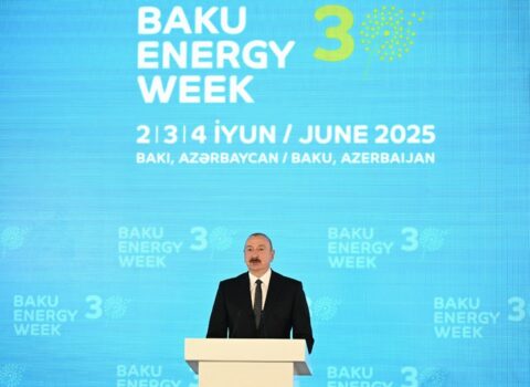 İlham Əliyev Bakı Ekspo Mərkəzində…