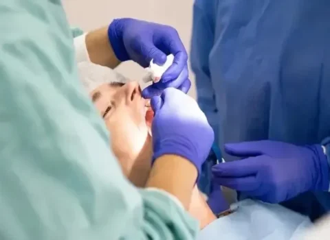 Ailənin gizli stomatoloji klinikası: 30 mindən çox qazandılar