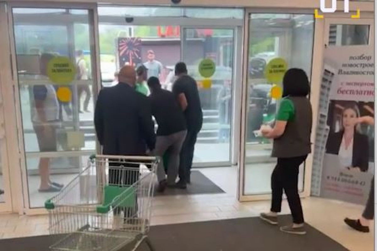 Supermarketdə qaz sızması baş verdi: Azı 9 nəfər zəhərləndi - VİDEO ...