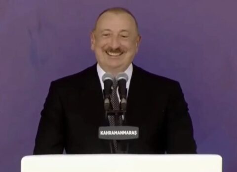 Prezident çıxış edərkən yerdən bu sözü dedilər, güldü – VİDEO