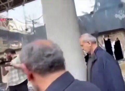 Pezeşkian bombalanmış İran dövlət televiziyasının binasına GƏLDİ – VİDEO