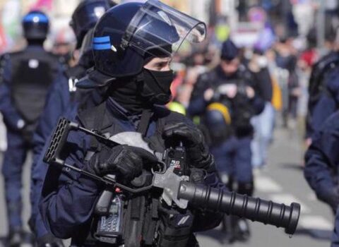 İşgəncələrə Qarşı Komitə: Fransa polisinin həddən artıq güc tətbiq etməsi mülki şəxslərin ölüm hallarına səbəb olub