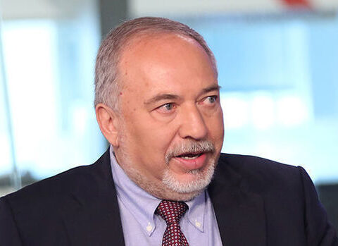 “Yaralı şiri sağ buraxmaq olmaz” – Liberman yeni müharibənin tarixini AÇIQLADI