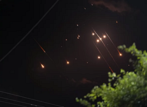 İran Hayfa və Tel-Əvivi raketlərlə vurdu – İsrail cavab olaraq Tehranı bombaladı