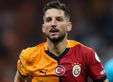 Məşhur futbolçu karyerasını bitirdi