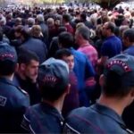 SON DƏQİQƏ: Ermənistanda polis və ruhanilər arasında “müharibə başladı” – VİDEO