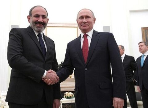 Putin Paşinyanı təbrik etdi