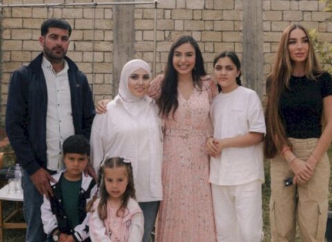 Leyla və Arzu Əliyevalar Xızıda “Gənc arıçı” layihəsinin iştirakçısı ilə görüşdülər