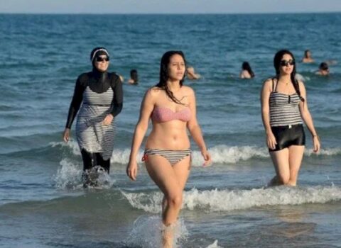 Bikini qadağası: Yeni qaydalar qalmaqal yaratdı