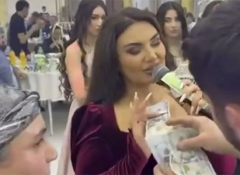 Şəbnəm Tovuzlunu “dollar yağışı”na tutan ailə narkotacir imiş – Video