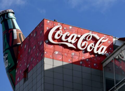 Tramp Coca-Cola ilə bağlı QƏRAR: ABŞ-da içki belə istehsal olunacaq