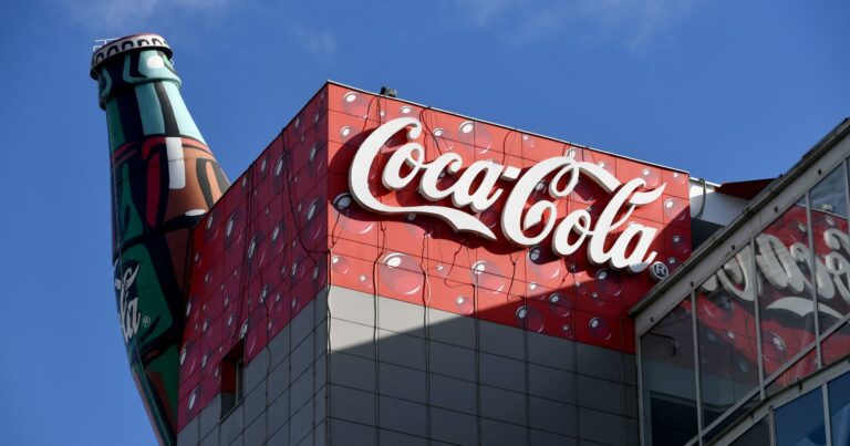 Tramp Coca-Cola ilə bağlı QƏRAR: ABŞ-da içki belə istehsal olunacaq