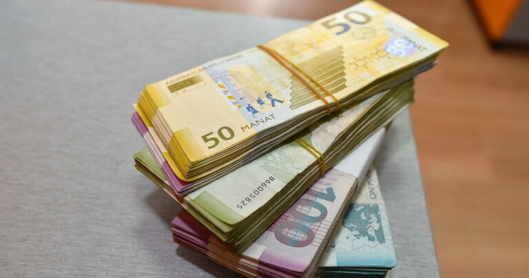 Azərbaycanda bəzi müəllimlərə 2250 manat veriləcək – SİYAHI