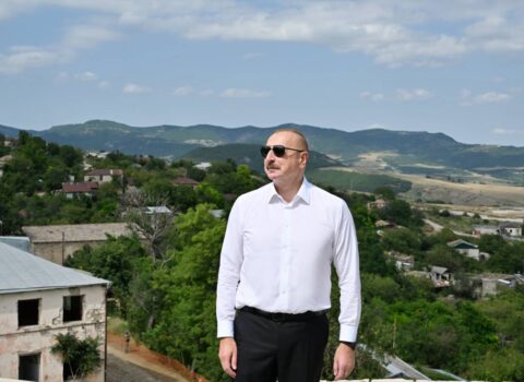 Prezident Xocalının Təzəbinə kəndində görülən işlərlə tanış olub