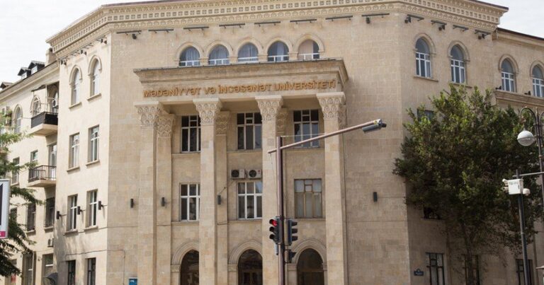 Mədəniyyət və İncəsənət universitetindən BİABIRÇILIQ: Xalq artisti ilə əməkdar incəsənət xadiminin adları görün necə yazıldı – FOTO