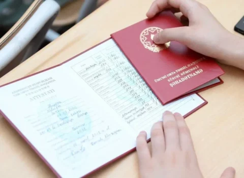 Qırmızı attestat alanların sayı açıqlandı