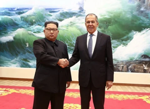 Lavrov Kim Çen Inla bir arada