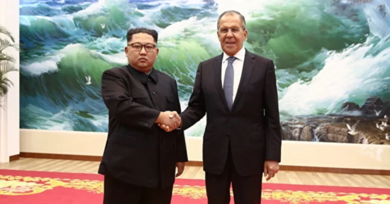 Lavrov Kim Çen Inla bir arada