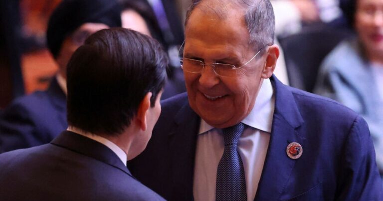 Lavrov Çinə getdi
