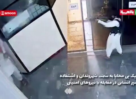 İranda məhkəmə binasına edilən terror hücumunun DƏHŞƏTLİ GÖRÜNTÜLƏRİ YAYILDI –  VİDEO