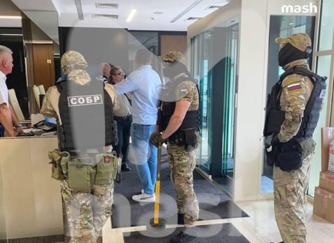 TƏCİLİ: Rusiyada azərbaycanlı iş adamının oğlunun ofisinə basqın – FOTO