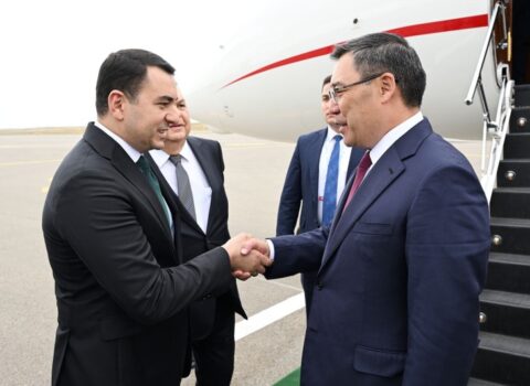 Qırğızıstan Prezidenti Sadır Japarov Azərbaycana səfərə gəldi