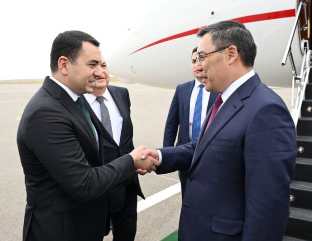 Qırğızıstan Prezidenti Sadır Japarov Azərbaycana səfərə gəldi