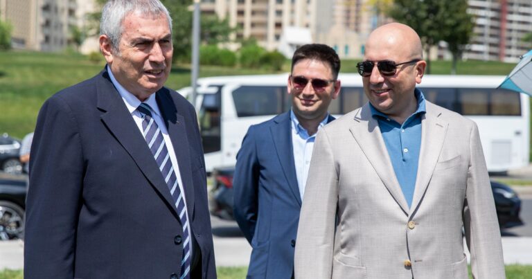 Uğur Erdener Bakıda kamandan oxatanlarla görüşüb – FOTOLAR