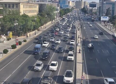 Bakının bəzi yollarında tıxac yarandı – SİYAHI