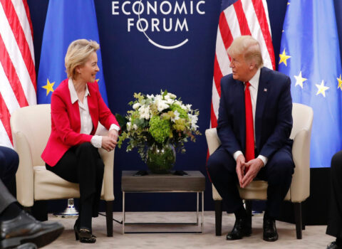 Tramp və Leyen telefon danışığı apardı