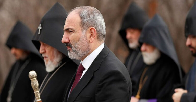 Paşinyan: “Erməni kilsəsinin “azad edilməsinə” şəxsən rəhbərlik edəcəm”