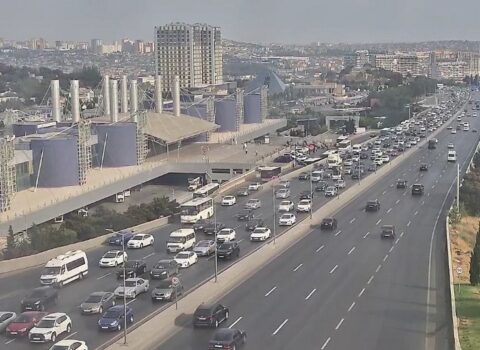 Bakının üç prospektində tıxac yarandı