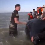 Fransa polisindən DƏHŞƏTLİ ADDIM: Miqrantların qayığını deşib, ÖLÜMƏ TƏRK ETDİLƏR – VİDEO