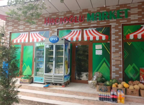 Bu marketdə istehlaka yararsız məhsullar aşkarlandı